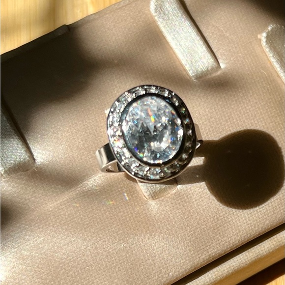 💍 Dazzling Genuine Cubic Zirconia Oval w/a Round Set Halo of Twinkling Pave - Picture 7 of 12